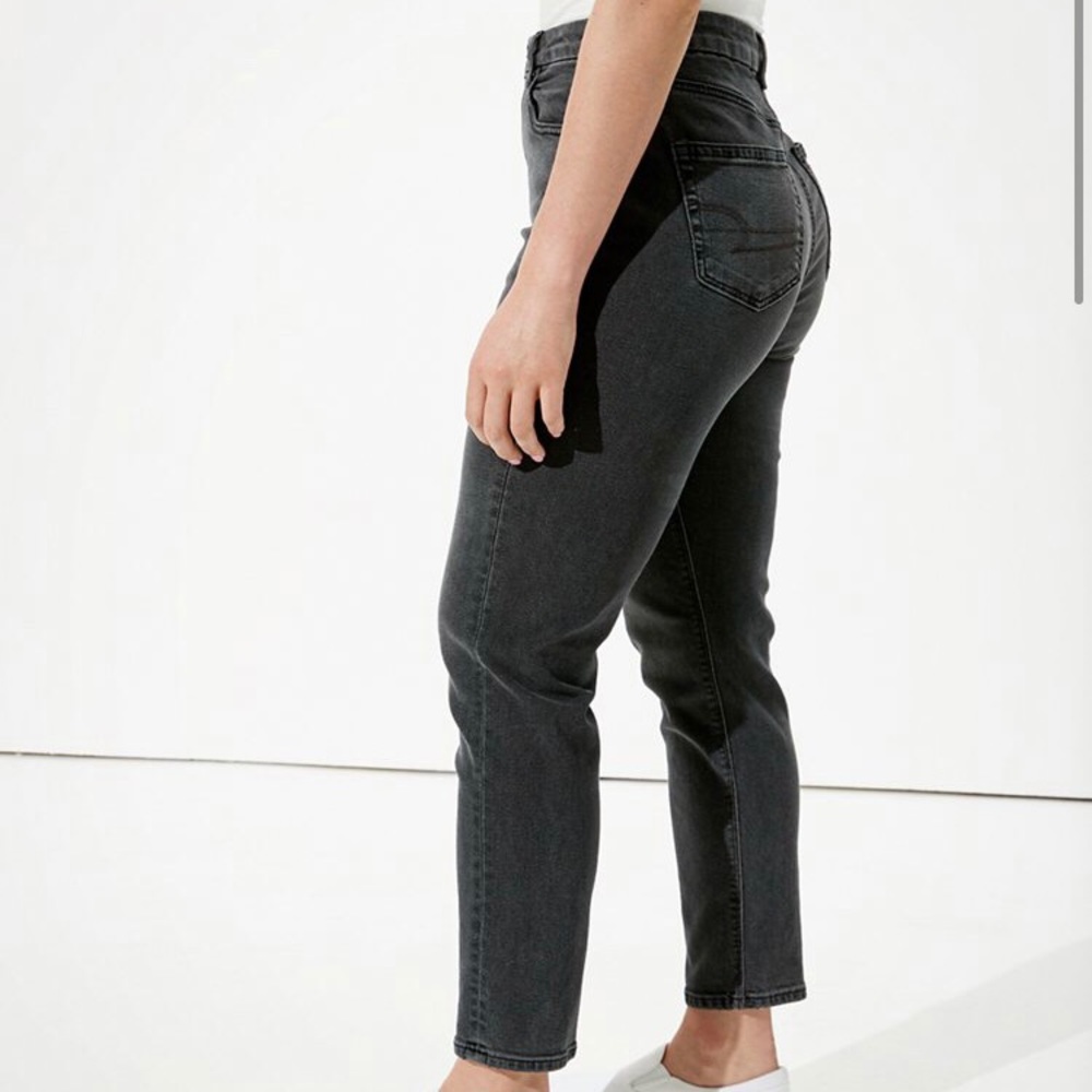AE Curvy Mom Jean